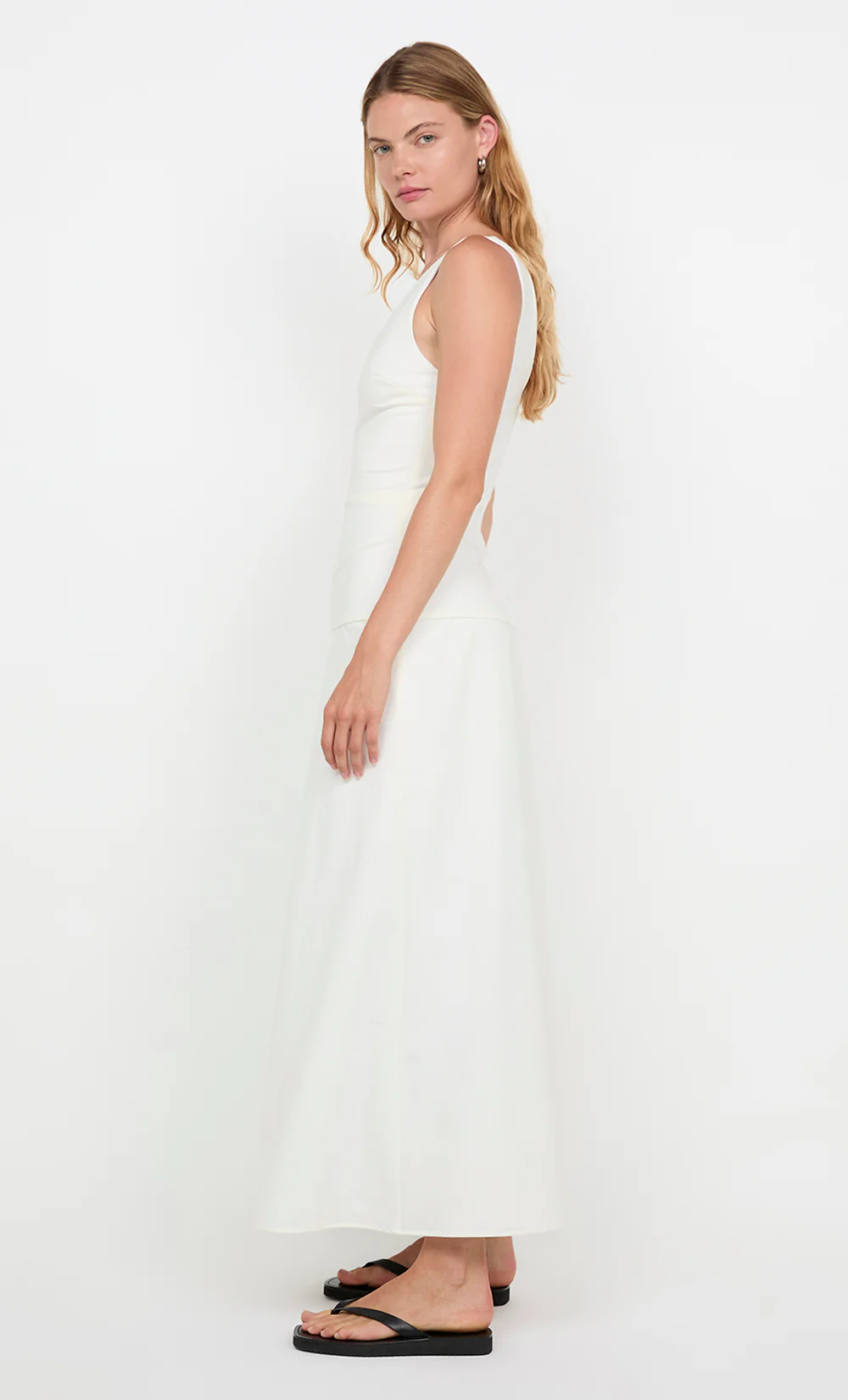 ABIGAIL TUCK MAXI DRESS - WHITE - Image 3