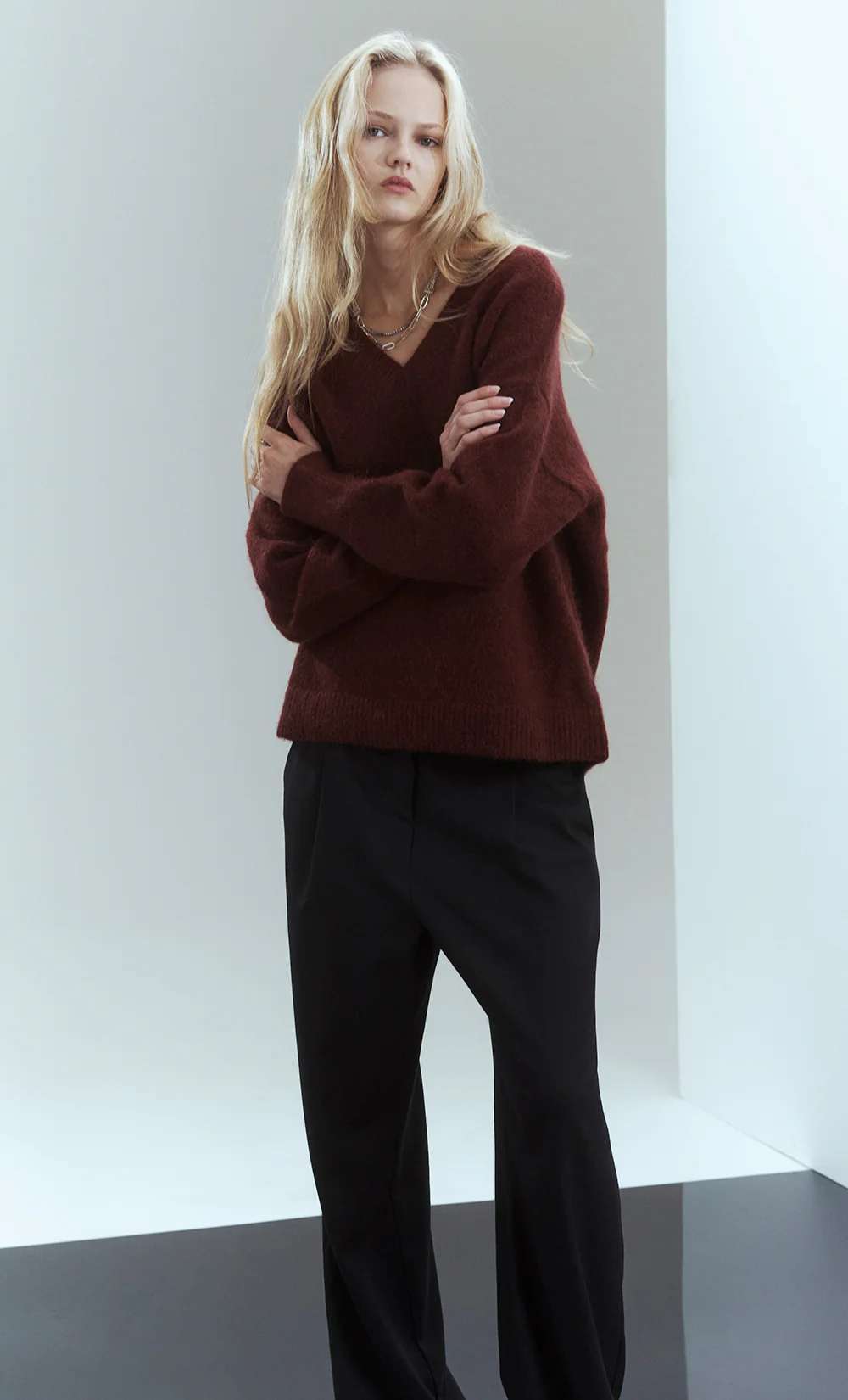 CAMPBELL V NECK JUMPER - PLUM - Image 2