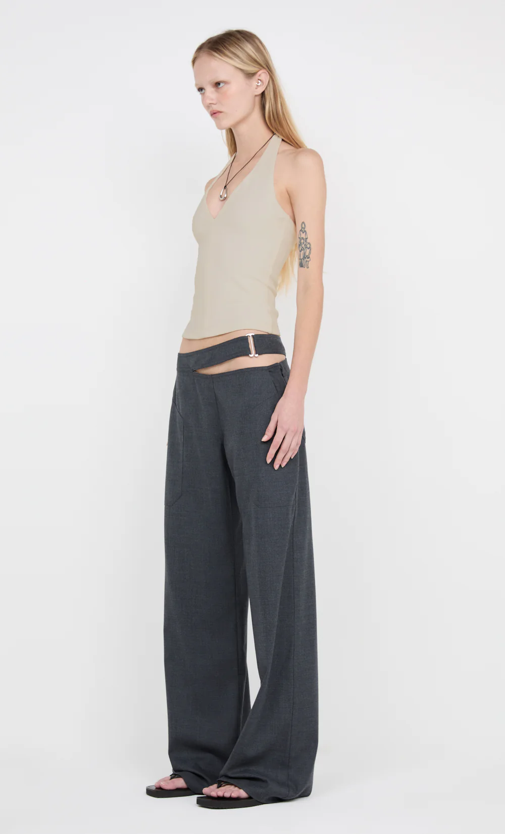 IONE HALTER TOP - TAUPE - Image 2