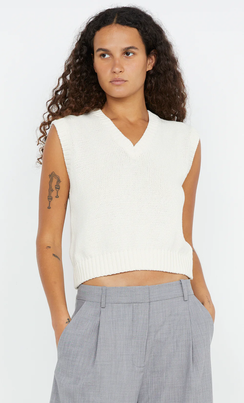 KAMILAH V NECK KNITTED VEST - IVORY - Image 5