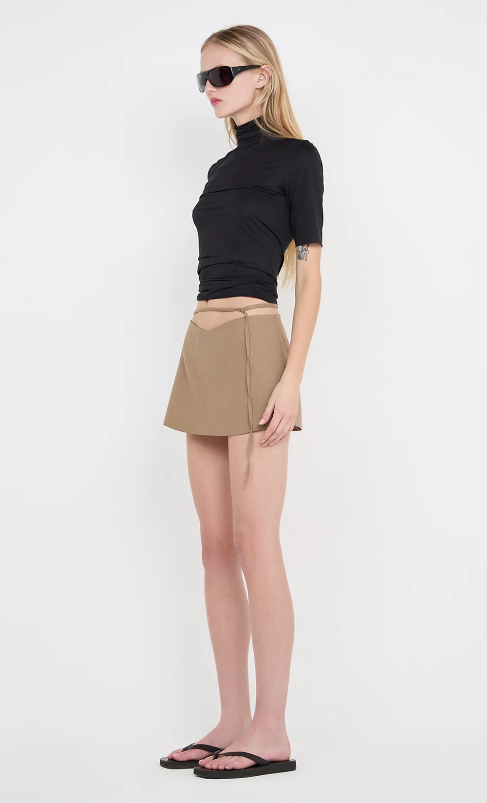 VIDA SKIVVY TOP - BLACK - Image 2